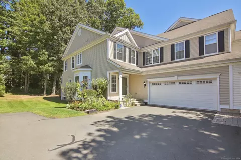 164 Sterling Dr #164, Newington, CT 06111