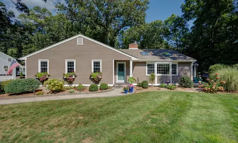 53 Applewood Ln, Glastonbury, CT 06033