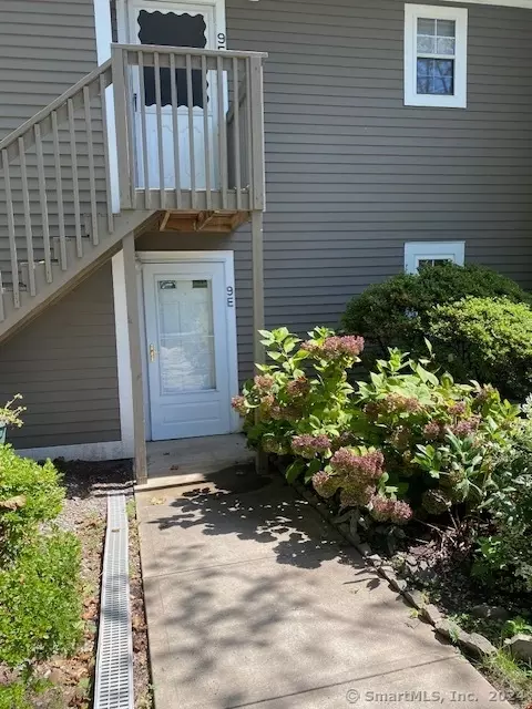 53 Brushy Plain Rd #9E, Branford, CT 06405
