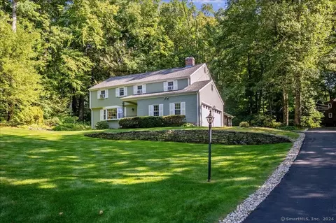 23 Red Mountain Ln, Avon, CT 06001