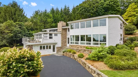 221 High Meadow Rd, Fairfield, CT 06890