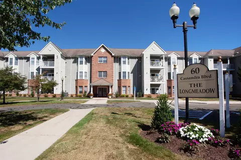 60 Cassandra Blvd #208, West Hartford, CT 06107