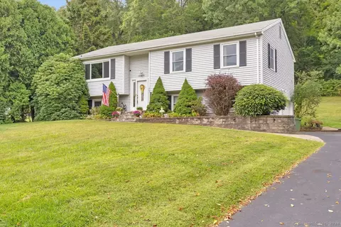 75 Knox Blvd, Middletown, CT 06457