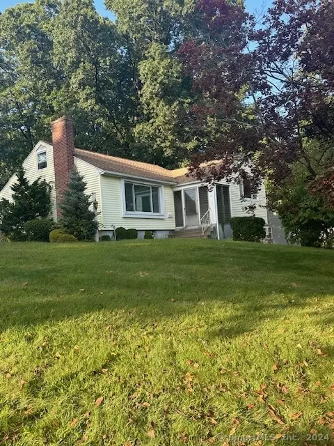 92 Vanderbilt Rd, Bristol, CT 06010