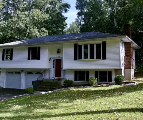 400 Maple Hill Rd, Naugatuck, CT 06770