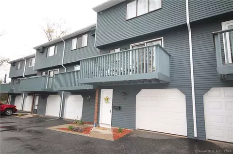190 Churchill Dr #190, Newington, CT 06111
