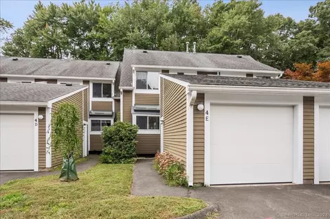 126 Hopmeadow St #4E, Weatogue, CT 06089