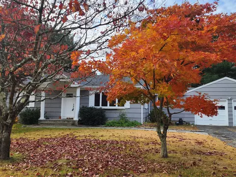3 Diane Dr, Monroe, CT 06468