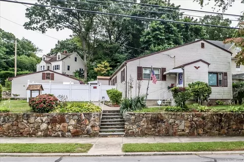 129 Vincellette St, Bridgeport, CT 06606