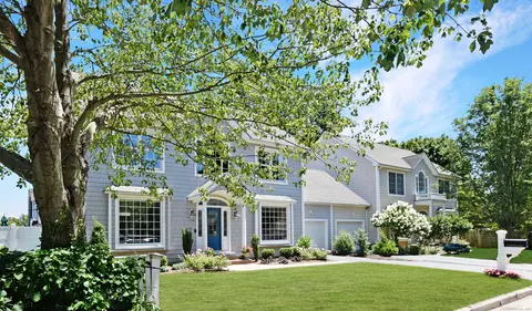 16 Ennis Ln #16, Fairfield, CT 06824