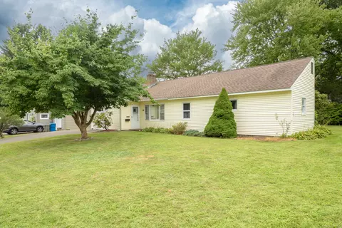 88 Elizabeth Dr, Manchester, CT 06042