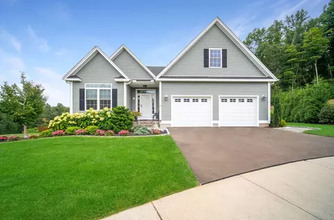 114 Summer Ln #9, North Haven, CT 06473
