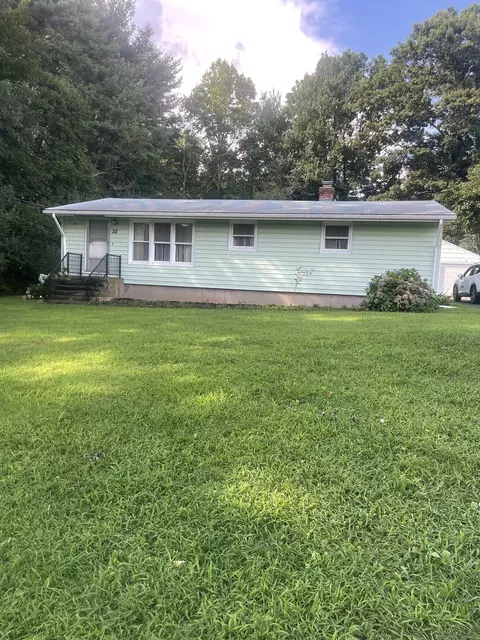 35 Chauncey Rd, Hamden, CT 06514
