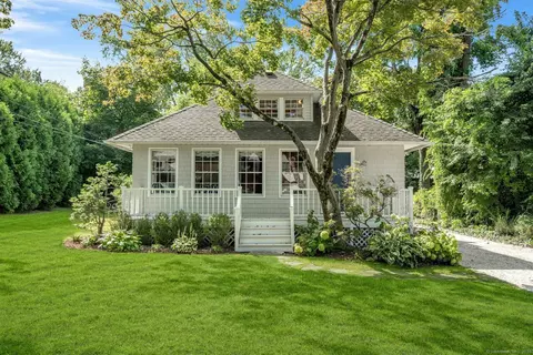 8 Cherry Ln, Greenwich, CT 06870
