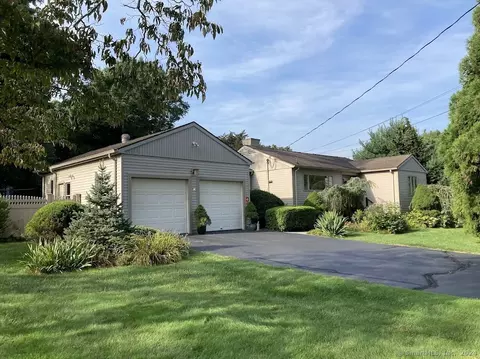 277 Great Oak Rd, Orange, CT 06477