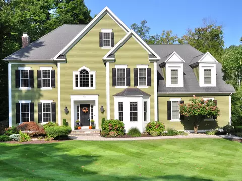 59 Bart Dr, Canton, CT 06019