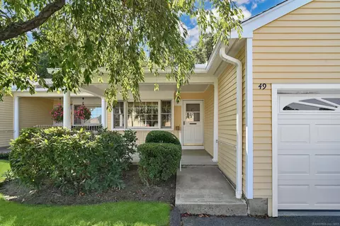 49 Highland Dr #49, Monroe, CT 06468