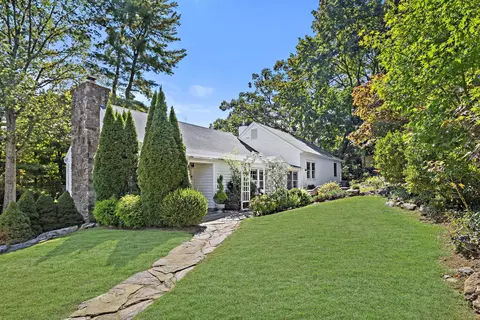 103 Old Kings Hwy S, Darien, CT 06820