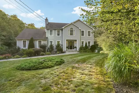 34 Greenbriar Rd, Oxford, CT 06478