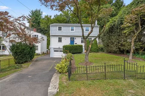 51 Lockwood Ln, Norwalk, CT 06851