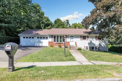 160 Nemergut Dr, Stratford, CT 06614