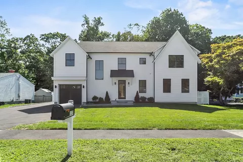 137 Doreen Dr, Fairfield, CT 06824