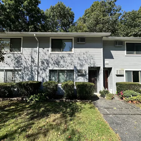 292 Meridian St #D, Groton, CT 06340