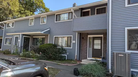 252 Shagbark Dr #252, Derby, CT 06418
