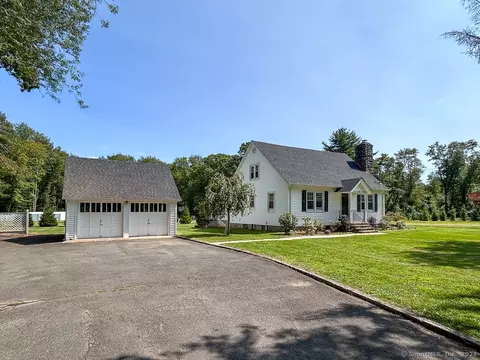 29 Benedict Rd, Bethel, CT 06801