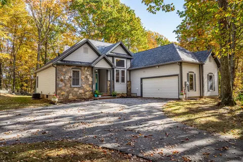 2 Lewis Rd, Marlborough, CT 06447
