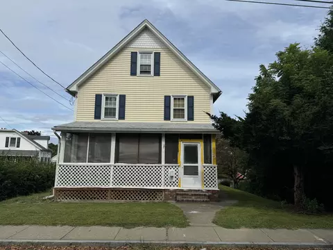 22 Mulberry St, Norwich, CT 06360