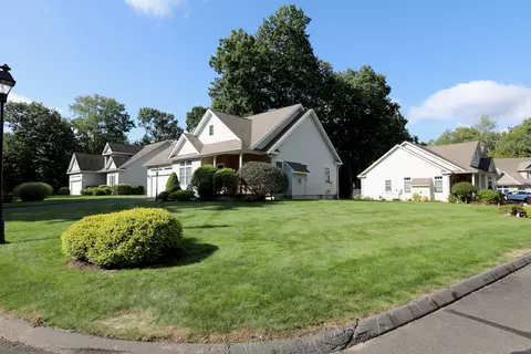 14 River Town Rd, Windsor, CT 06095