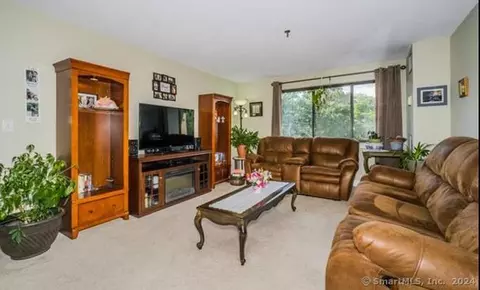 95 Putter Dr #418N, Wallingford, CT 06492