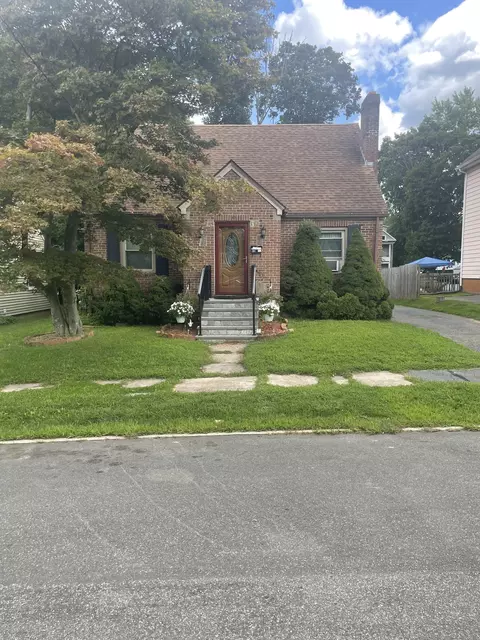 48 Spring St, Meriden, CT 06451