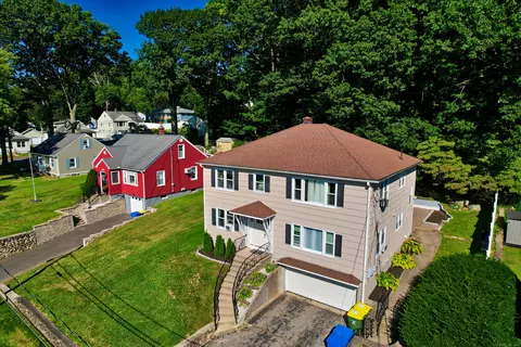 82 Middlefield Ave, Waterbury, CT 06705
