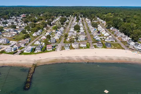 32 Saltaire Dr, Old Lyme, CT 06371