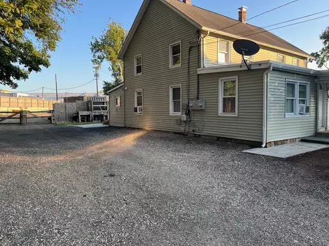 8-10 Thorpe Street Ext, Danbury, CT 06810