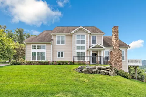 25 Hunting Ridge Ln #25, Bethel, CT 06801