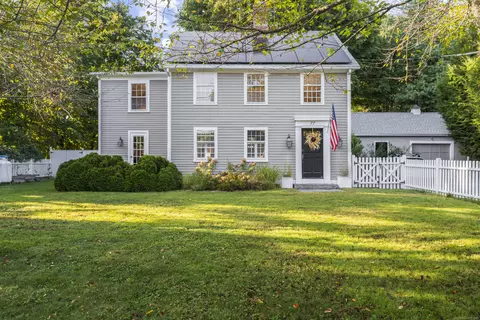 77 Main St, Essex, CT 06426