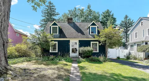 31 Wright Rd, Wethersfield, CT 06109