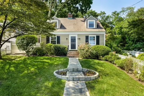 99 Gardiner St, Darien, CT 06820