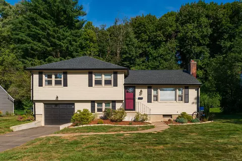 14 Edmund Pl, West Hartford, CT 06119