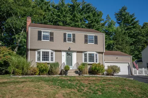 36 Walton Dr, West Hartford, CT 06107