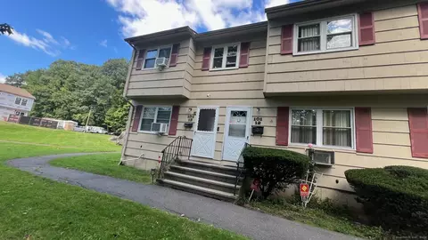 101 Ridge Rd #12, Naugatuck, CT 06770