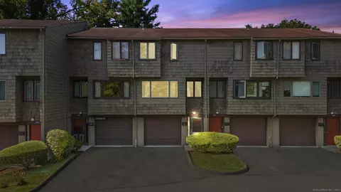 182 Towne House Rd #182, Hamden, CT 06514