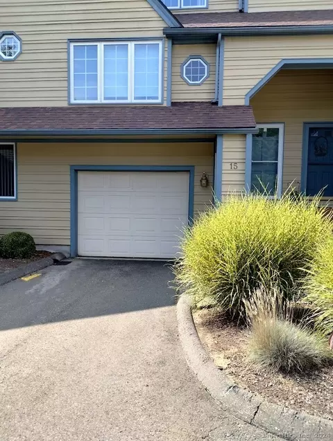 15 L Hermitage Dr #15, Shelton, CT 06484