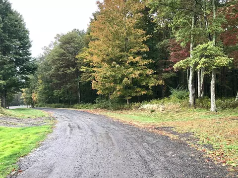 8 Stage Coach Ln, Litchfield, CT 06750