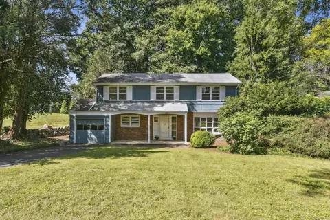 120 Little Hill Dr, Stamford, CT 06905