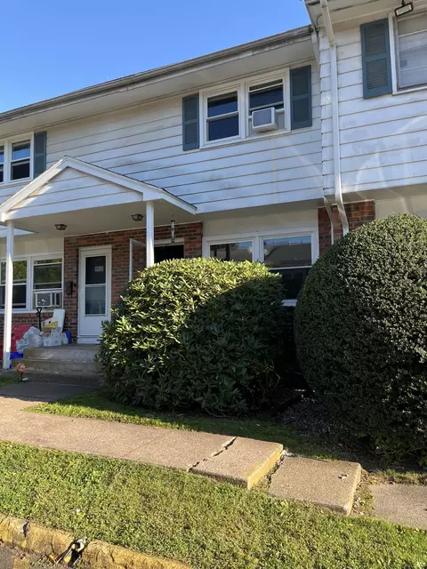 16 Lawton Rd #27, Manchester, CT 06042