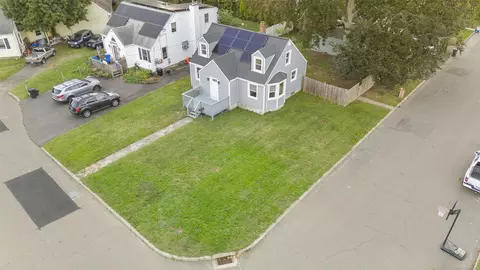 25 Rowe Ct, East Haven, CT 06512